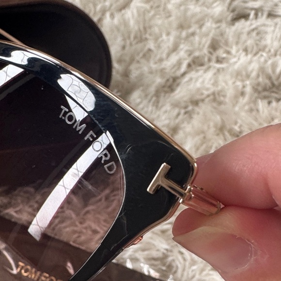 Tom Ford Black and Gold Sunglasses for Women-titanium - Picture 4 of 11